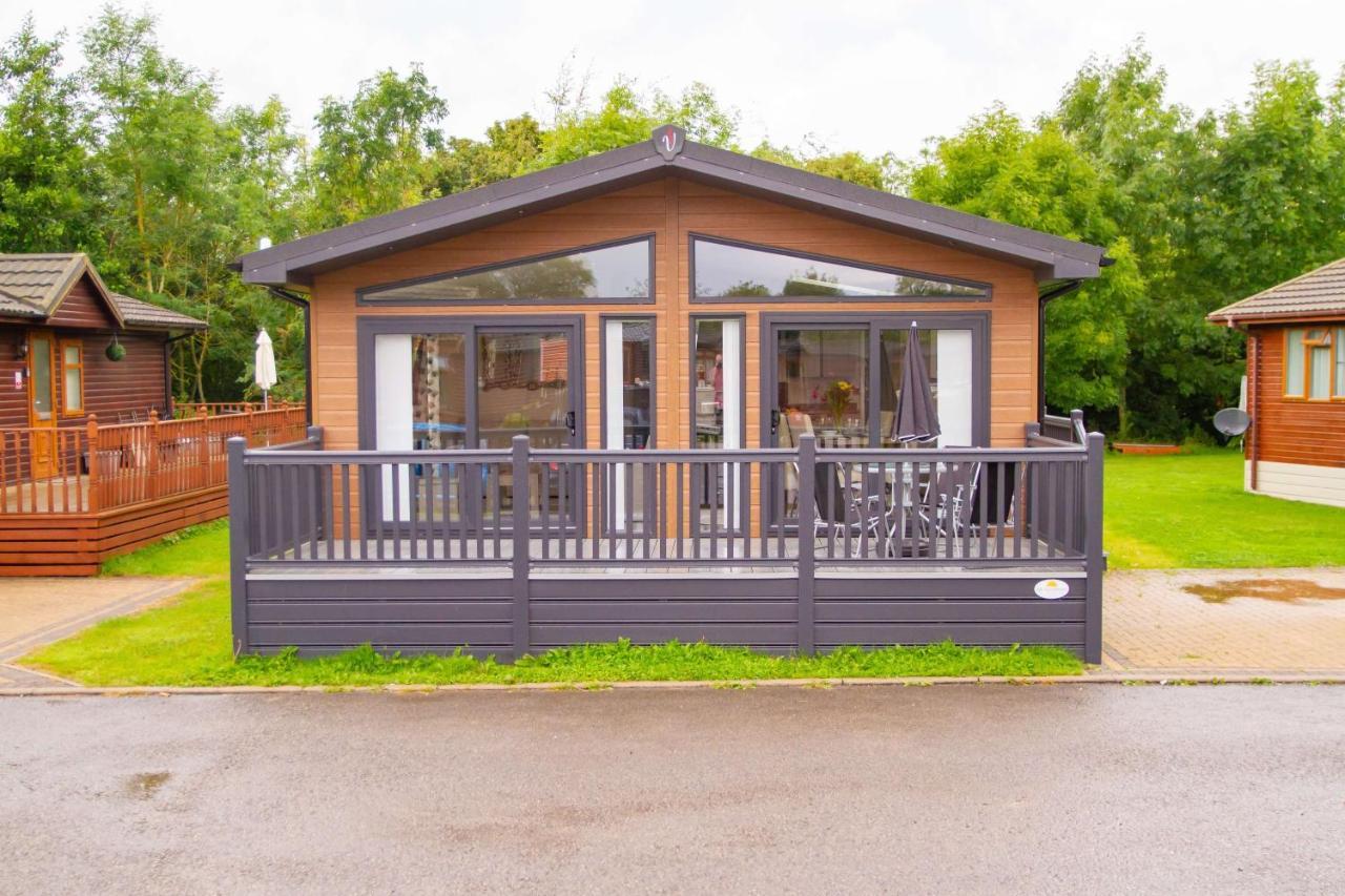 Penny Lodge With Hot Tub Malton Kültér fotó